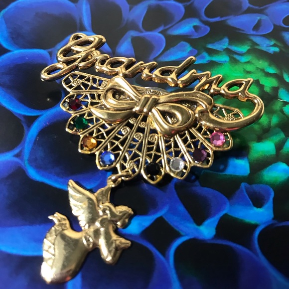 Vintage pretty Grandma pin with Guardian angel🦋💕 - Picture 4 of 5